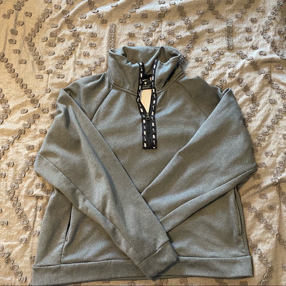 Grey Nike cropped quarter/half zip